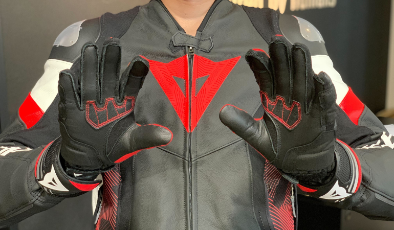 初めてのスポーツロンググローブに｜REACTO CARBON LONG GLOVES